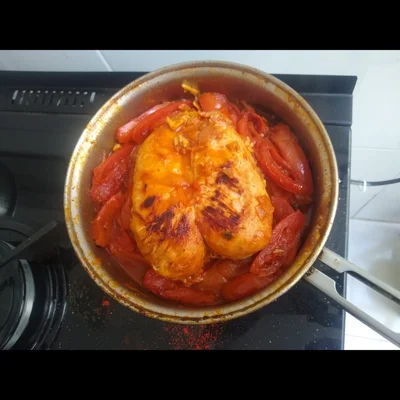 Recette de poulet à la sauce tomate sur le site de recettes DeliRec