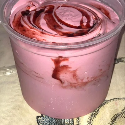 Recipe of Strawberry ice cream 🍓😋 on the DeliRec recipe website