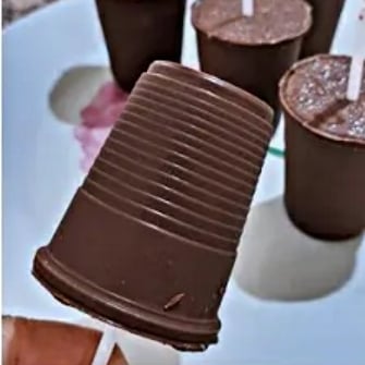 Photo of the Condensed milk and chocolate popsicle – recipe of Condensed milk and chocolate popsicle on DeliRec