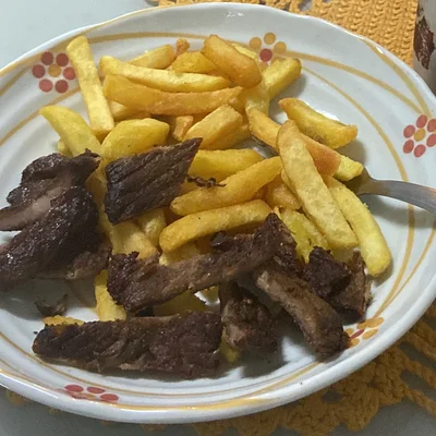 Recipe of Portion of Veal Filet with French Fries on the DeliRec recipe website