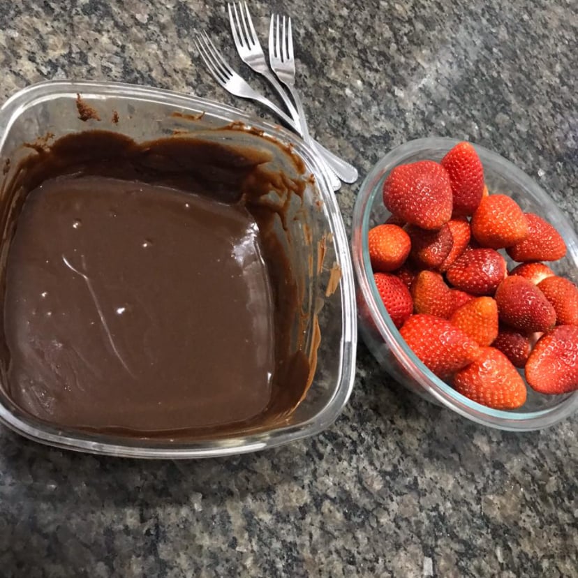 Foto da Fondue de chocolate ao leite com morangos  - receita de Fondue de chocolate ao leite com morangos  no DeliRec