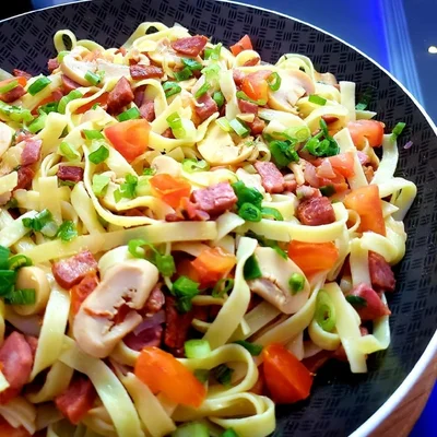 Recipe of Fettuccine with Pepperoni and Bacon on the DeliRec recipe website