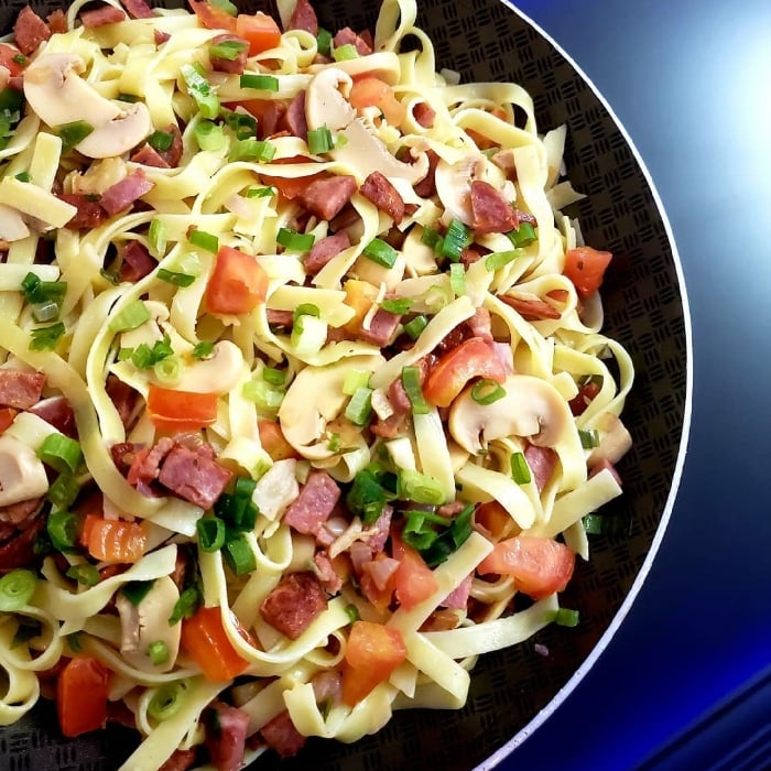 Photo of the Fettuccine with Pepperoni and Bacon – recipe of Fettuccine with Pepperoni and Bacon on DeliRec