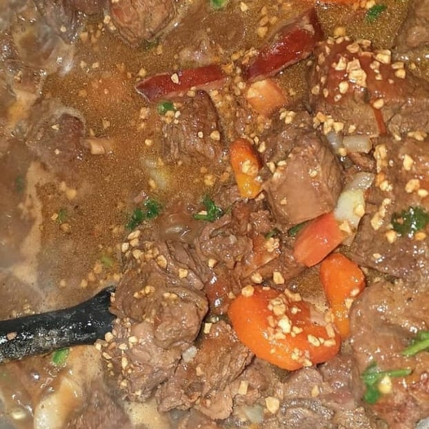 Foto da Carne ensopada com cenoura linguiça - receita de Carne ensopada com cenoura linguiça no DeliRec