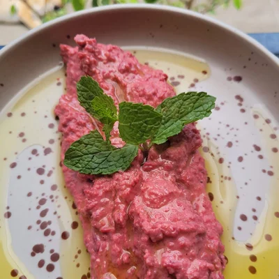 Recipe of Chickpea Hummus with Beetroot on the DeliRec recipe website