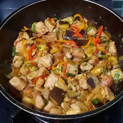 Recipe of piggy with vegetables on the DeliRec recipe website