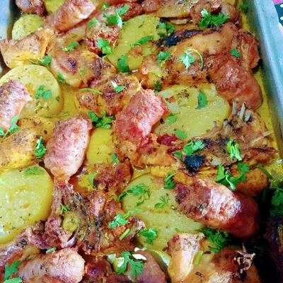 Recipe of Chicken with sausage and potatoes on the DeliRec recipe website
