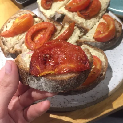 Recipe of roasted tomato toast on the DeliRec recipe website