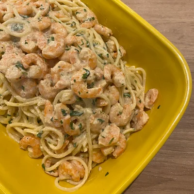 Receita de Spaghetti ao molho de camarão no site de receitas DeliRec