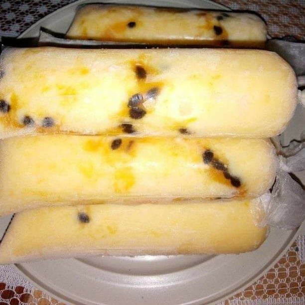 Photo of the Gourmet Passion Fruit Ice Cream. – recipe of Gourmet Passion Fruit Ice Cream. on DeliRec