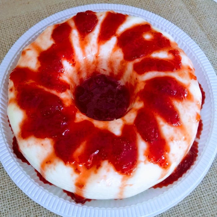 Photo of the Coconut manjar with homemade strawberry jam – recipe of Coconut manjar with homemade strawberry jam on DeliRec