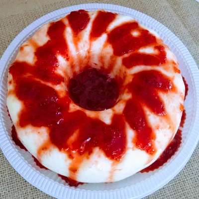 Recipe of Coconut manjar with homemade strawberry jam on the DeliRec recipe website