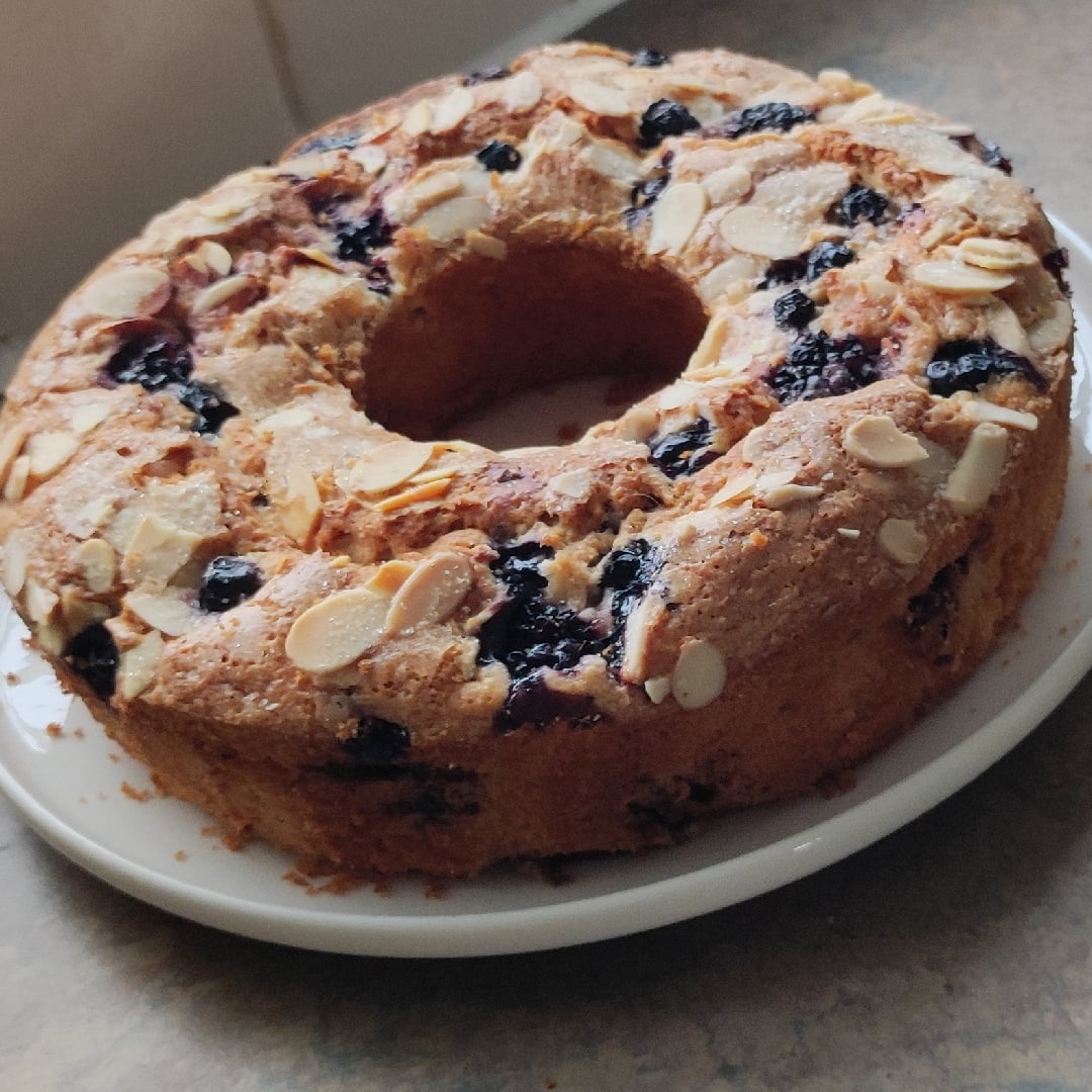 Photo of the Cake with almonds and berries – recipe of Cake with almonds and berries on DeliRec