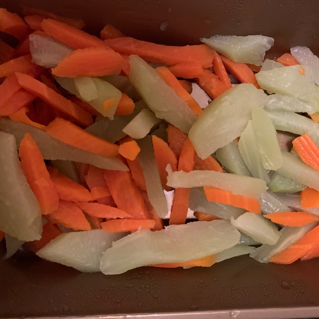 Foto da Salada de cenoura com chuchu  - receita de Salada de cenoura com chuchu  no DeliRec