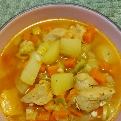 Recipe of Vegetable Soup With Chicken on the DeliRec recipe website