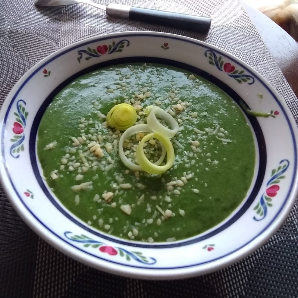 Foto da Sopa cremosa de espinafre com aveia - receita de Sopa cremosa de espinafre com aveia no DeliRec