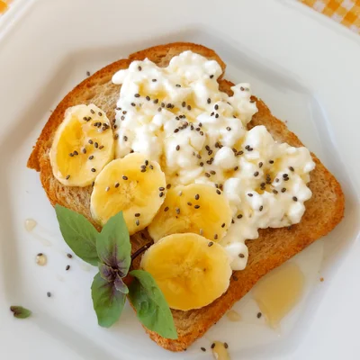 Recipe of Toast with cottage cheese on the DeliRec recipe website