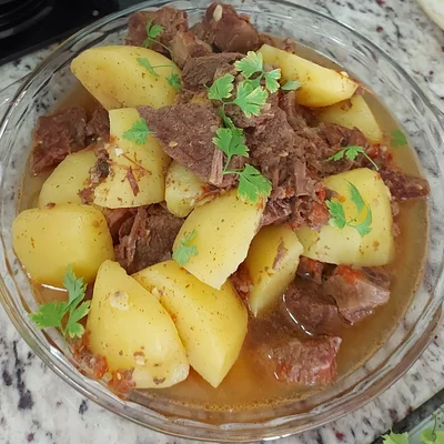 Recipe of Boiled meat with potatoes on the DeliRec recipe website