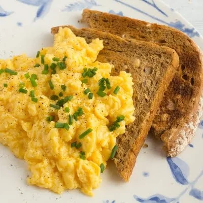 Recipe of Creamy Scrambled Egg on the DeliRec recipe website