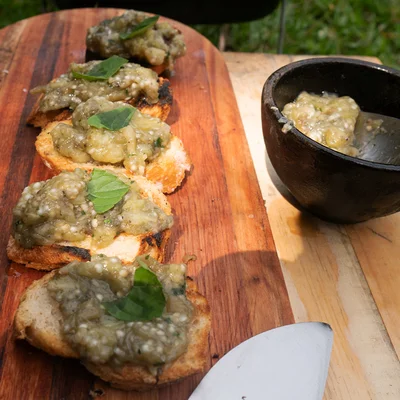 Recipe of Smoked Eggplant Bruschetta with Basil and Garlic on the DeliRec recipe website