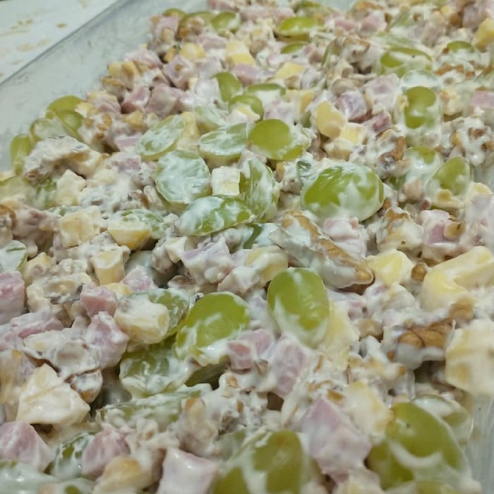 Foto da Salada de uvas verdes castanhas e nozes - receita de Salada de uvas verdes castanhas e nozes no DeliRec