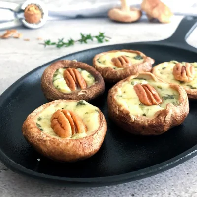 Recipe of Mushrooms Stuffed with Gorgonzola and Walnuts on the DeliRec recipe website
