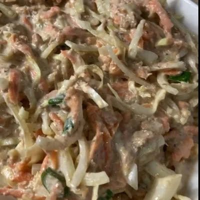 Receita de Salada de repolho com atum no site de receitas DeliRec