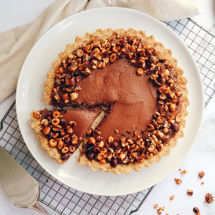 Photo of the Chocolate pie with caramelized hazelnuts – recipe of Chocolate pie with caramelized hazelnuts on DeliRec