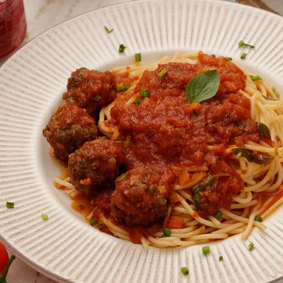 Spaghetti mit Fleischbällchen Rezept auf der DeliRec-Rezept-Website