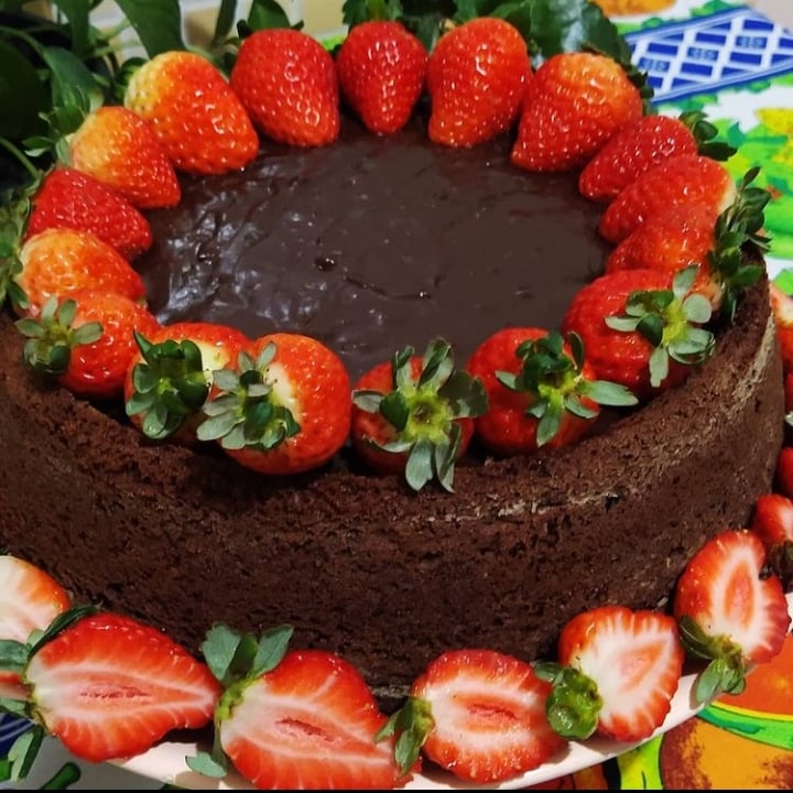 Photo of the Chocolate fondue cake with strawberries – recipe of Chocolate fondue cake with strawberries on DeliRec