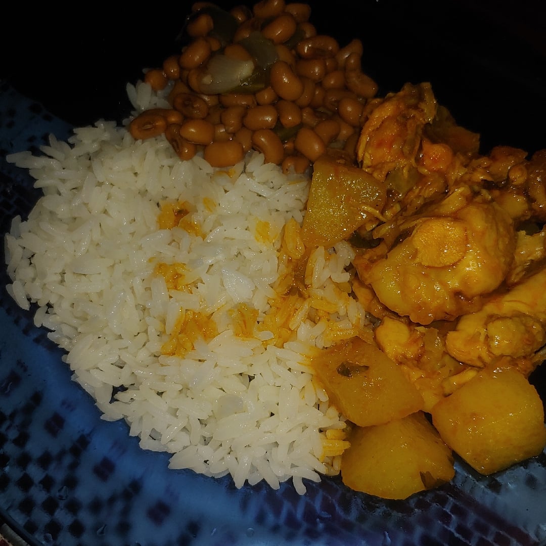 Photo of the Chicken cooked in cubes with rice and beans – recipe of Chicken cooked in cubes with rice and beans on DeliRec