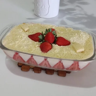 Recipe of White chocolate pavé with strawberries 🍓 on the DeliRec recipe website