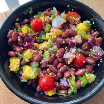 Recette de Salade Tropicale Aux Haricots Rouges sur le site de recettes DeliRec