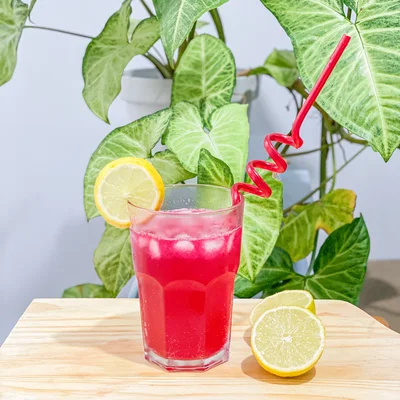 Recette de Limonade rose sur le site de recettes DeliRec