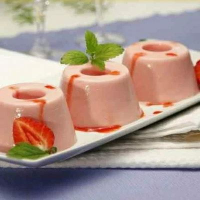 Recipe of Strawberry Jelly with Soy Cream on the DeliRec recipe website