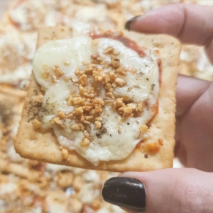 Foto da Pizza no biscoito cream cracker - receita de Pizza no biscoito cream cracker no DeliRec
