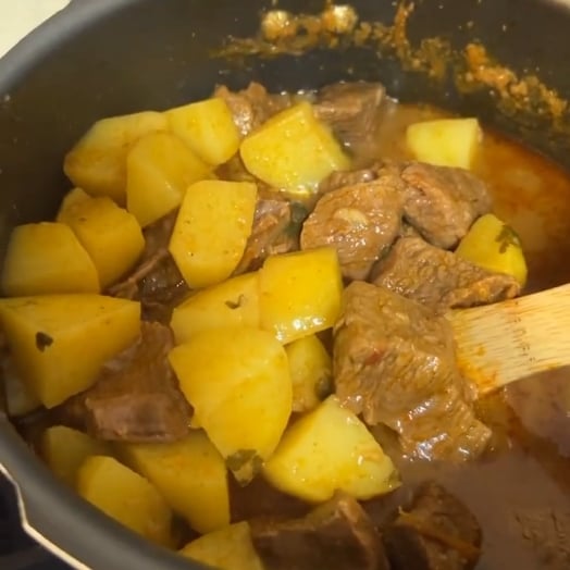Foto da Carne de panela cozida com batata - receita de Carne de panela cozida com batata no DeliRec