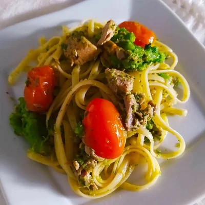 Recipe of Healthy Pasta with Tuna, Broccoli and Cherry Tomatoes on the DeliRec recipe website