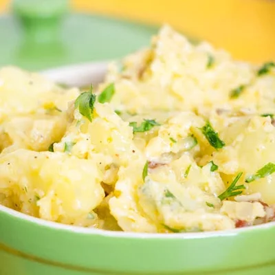 Recipe of Potato Salad with Eggs and Crispy Onion on the DeliRec recipe website