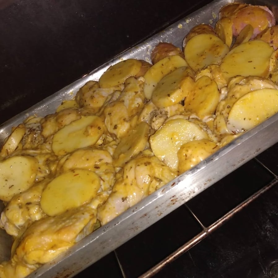 Foto aus dem Brathähnchen mit Kartoffel - Brathähnchen mit Kartoffel Rezept auf DeliRec