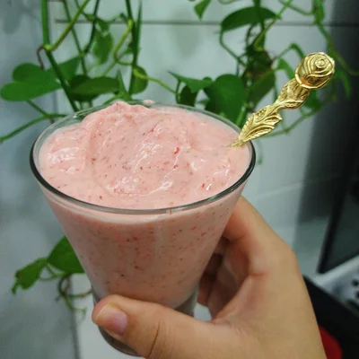Recipe of Vegan strawberry ice cream. on the DeliRec recipe website