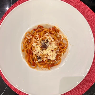 Receita de Spaguetti alla puttanesca no site de receitas DeliRec