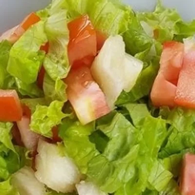 Kopfsalat und Tomatensalat Rezept auf der DeliRec-Rezept-Website