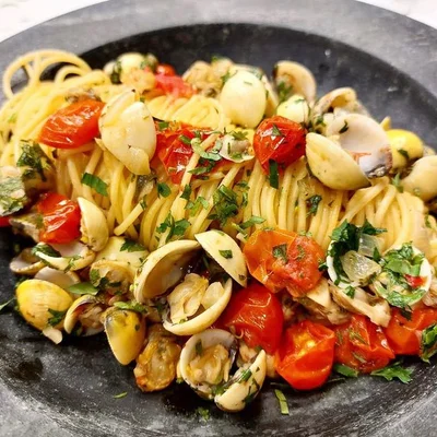 Recipe of Spaghetti with clams (cockles) on the DeliRec recipe website