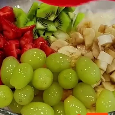 Recipe of simple fruit salad on the DeliRec recipe website