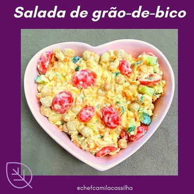 Receita de Salada refrescante de grão-de-bico  no site de receitas DeliRec