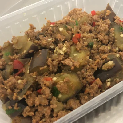 Recipe of Minced beef and eggplant stir-fry on the DeliRec recipe website