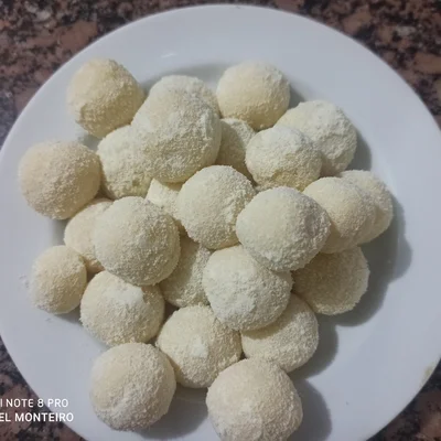 Recipe of Powdered Milk Brigadeiro (Ninho) on the DeliRec recipe website