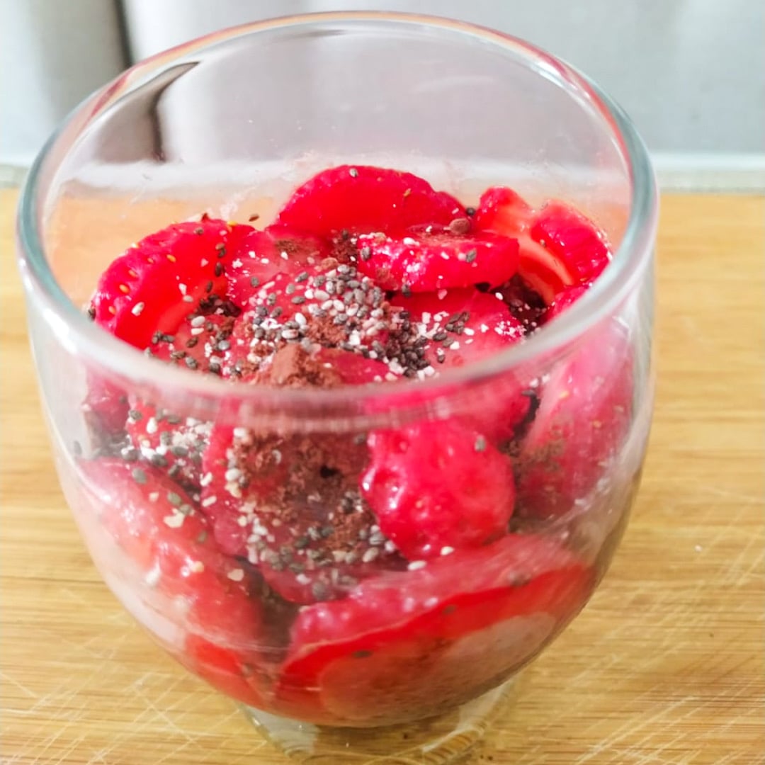 Photo of the Chocolate Chia Pudding with Strawberry – recipe of Chocolate Chia Pudding with Strawberry on DeliRec