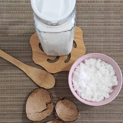 Recipe of homemade coconut milk on the DeliRec recipe website